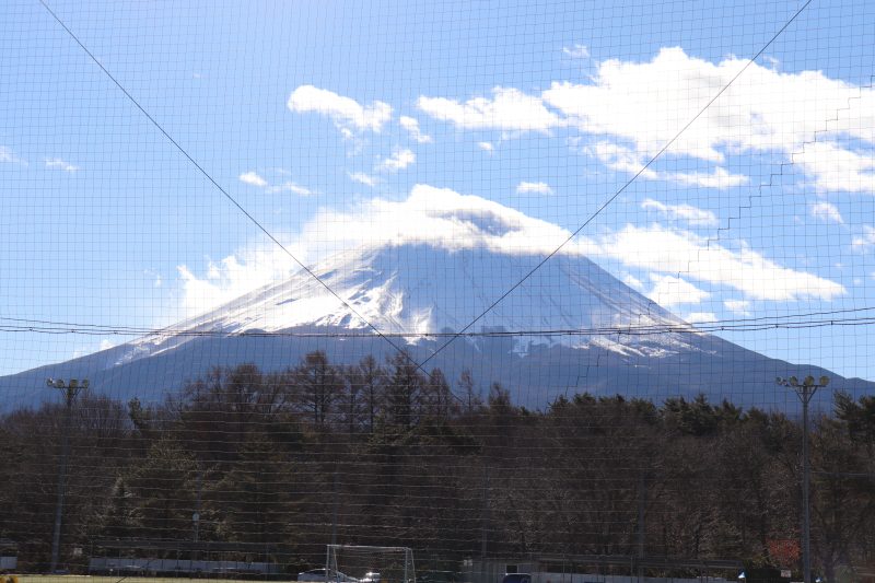 道の駅なるさわの裏手の駐車場からの富士山