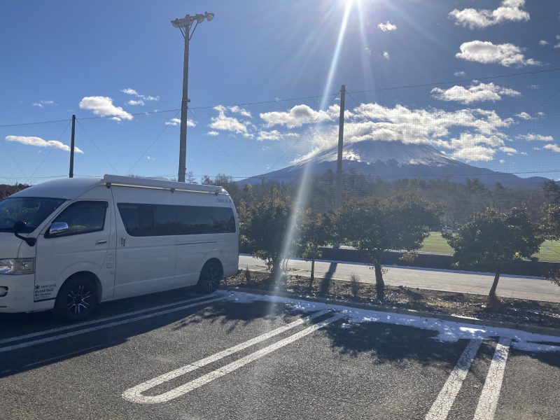 道の駅なるさわの裏手の駐車場からの富士山