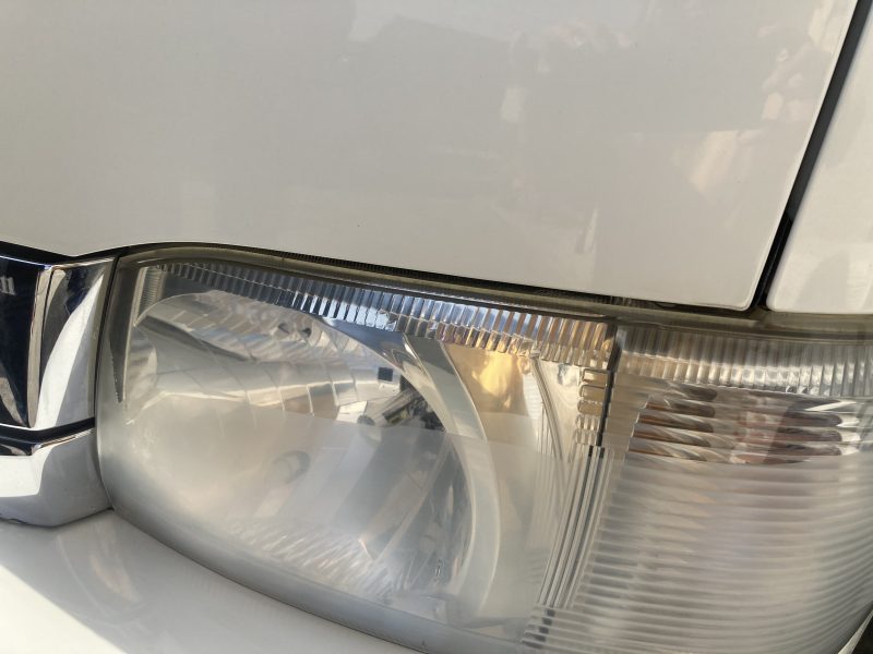 ヘッドライトクリアーコートを上だけ実施