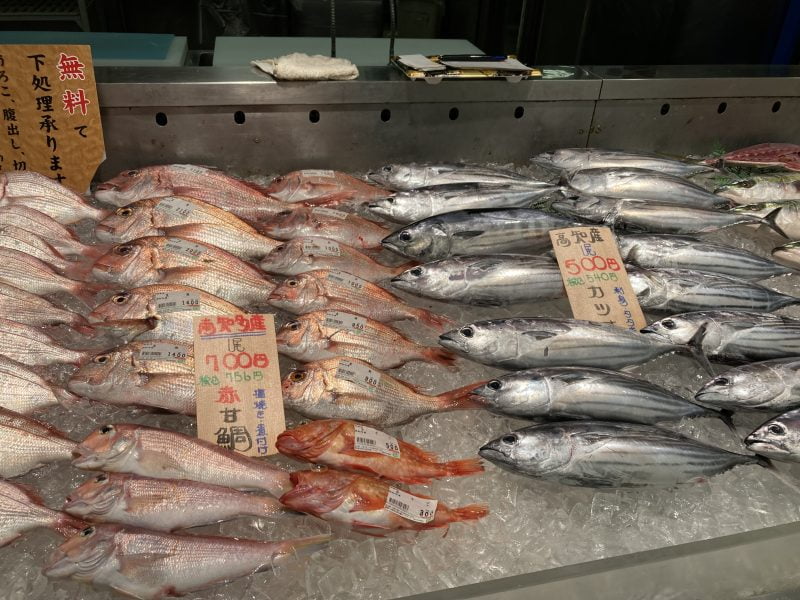 湯の華アイランドの食品市場