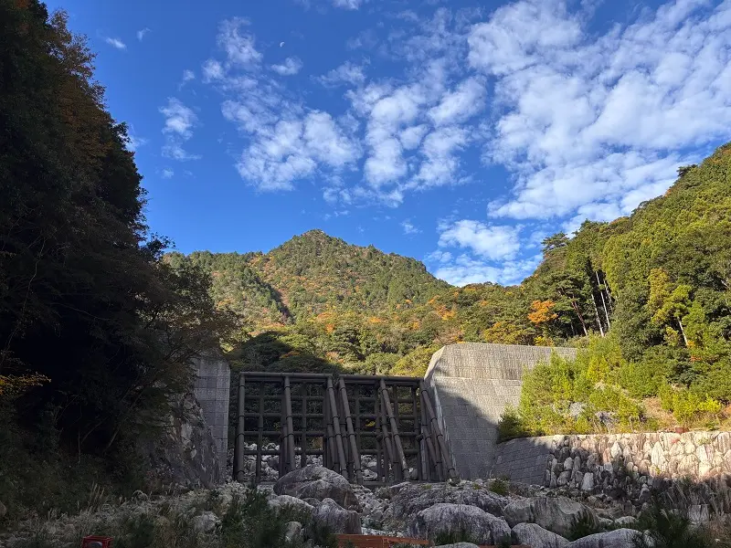 御在所岳　裏登山道　砂防堰堤