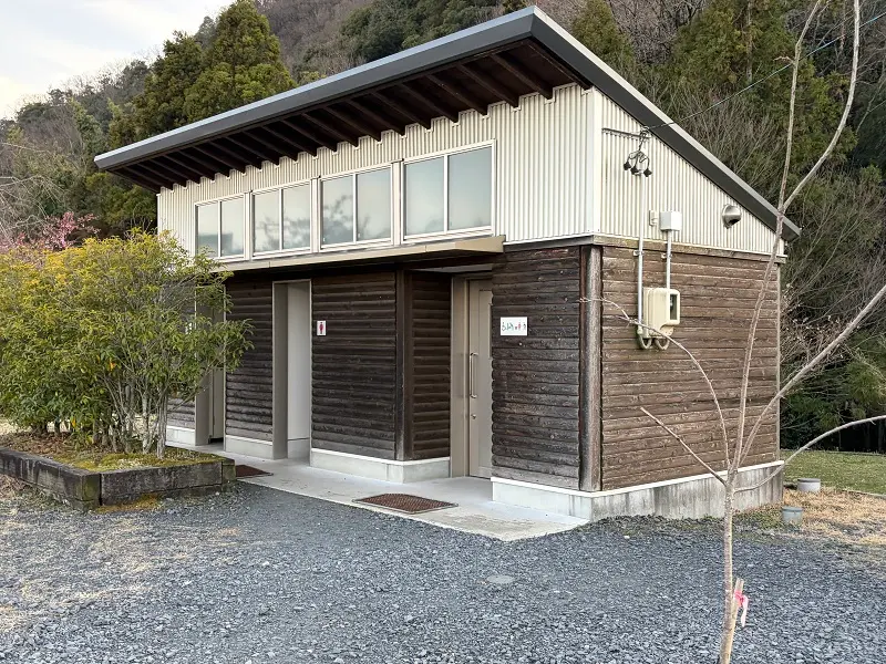 鳩吹山　登山中駐車場トイレ