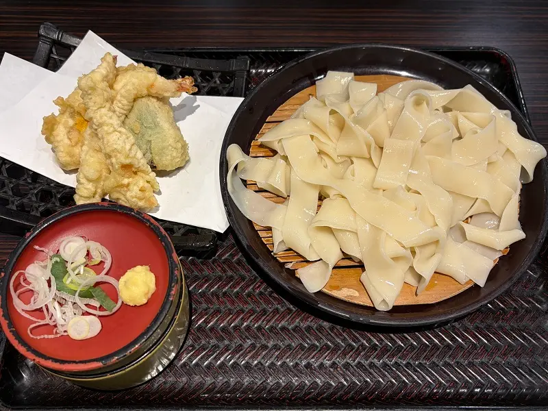 湯の華温泉　湯の華亭　平うち天ぷらざるうどん