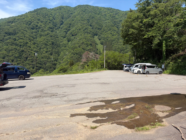 荒島岳 勝原登山口駐車場