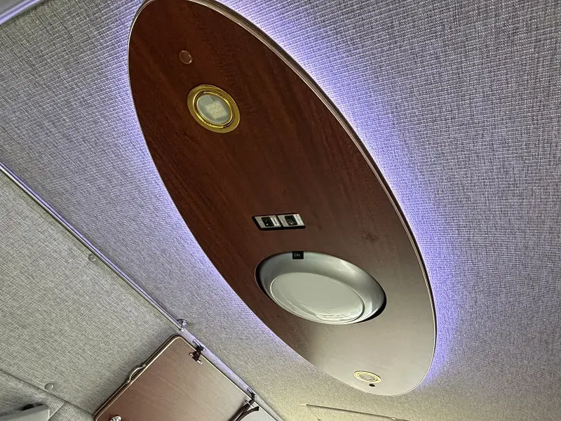 ハイエース　ナロー　ハイルーフ　リンエイ　バカンチェス　ライルリッツ