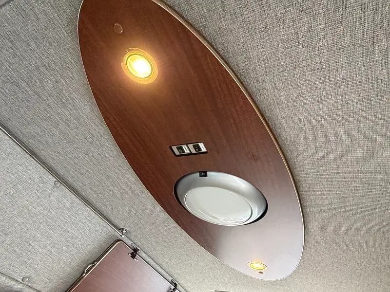 ハイエース　ナロー　ハイルーフ　リンエイ　バカンチェス　ライルリッツ